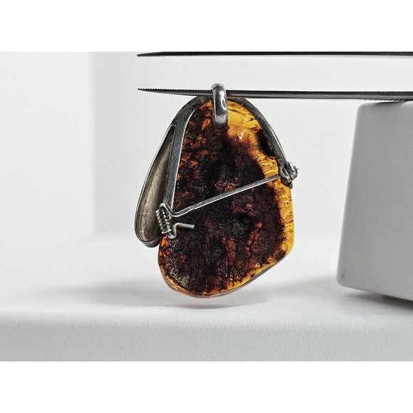 Vintage Beautiful Large Amber Brooch/Pendant Set In Sterling Silver 13.8 Grams - Picture 5 of 9